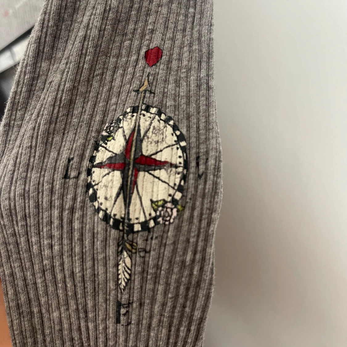 Grå ribbad tröja Odd Molly med rosett - 3