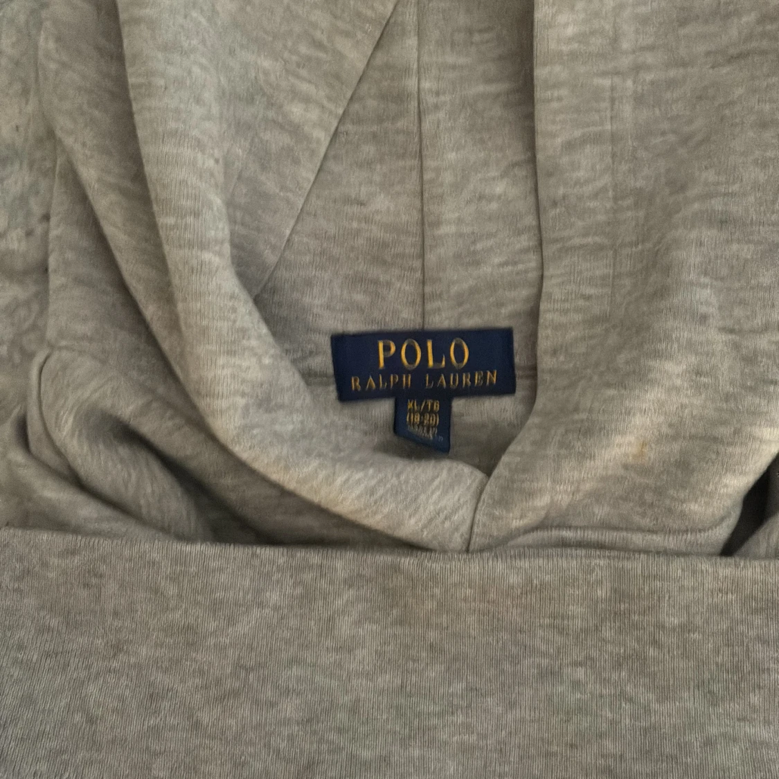 Grå hoodie från Polo Ralph Lauren - 2