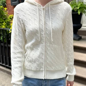 SÖKER - Söker denna kofta från brandy Melville💗 hör gärna av er om ni har en ni vill sälja🌸