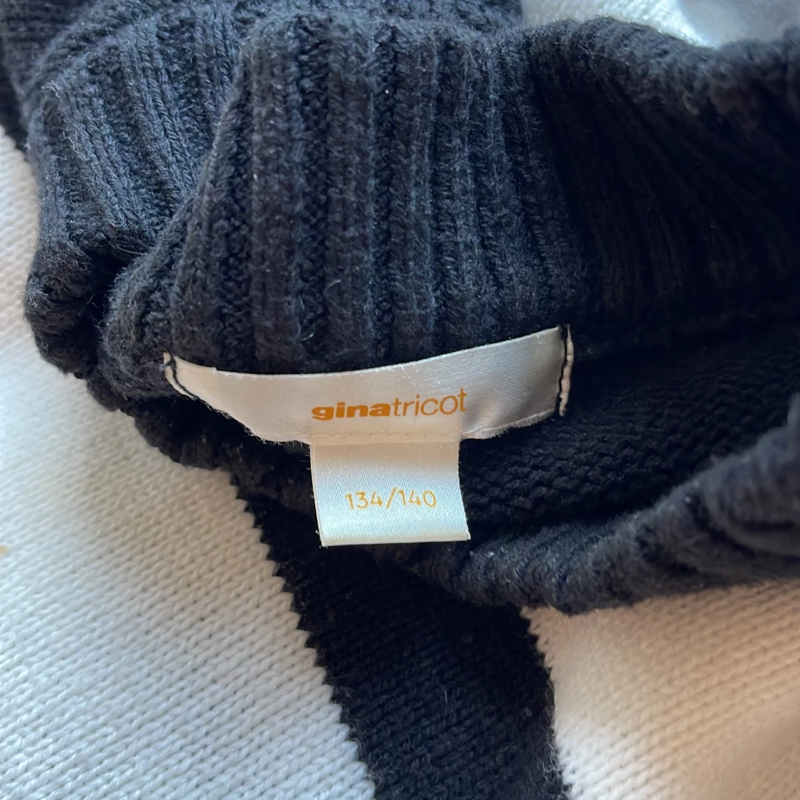 Randig svartvit stickad tröja Gina Tricot - 2