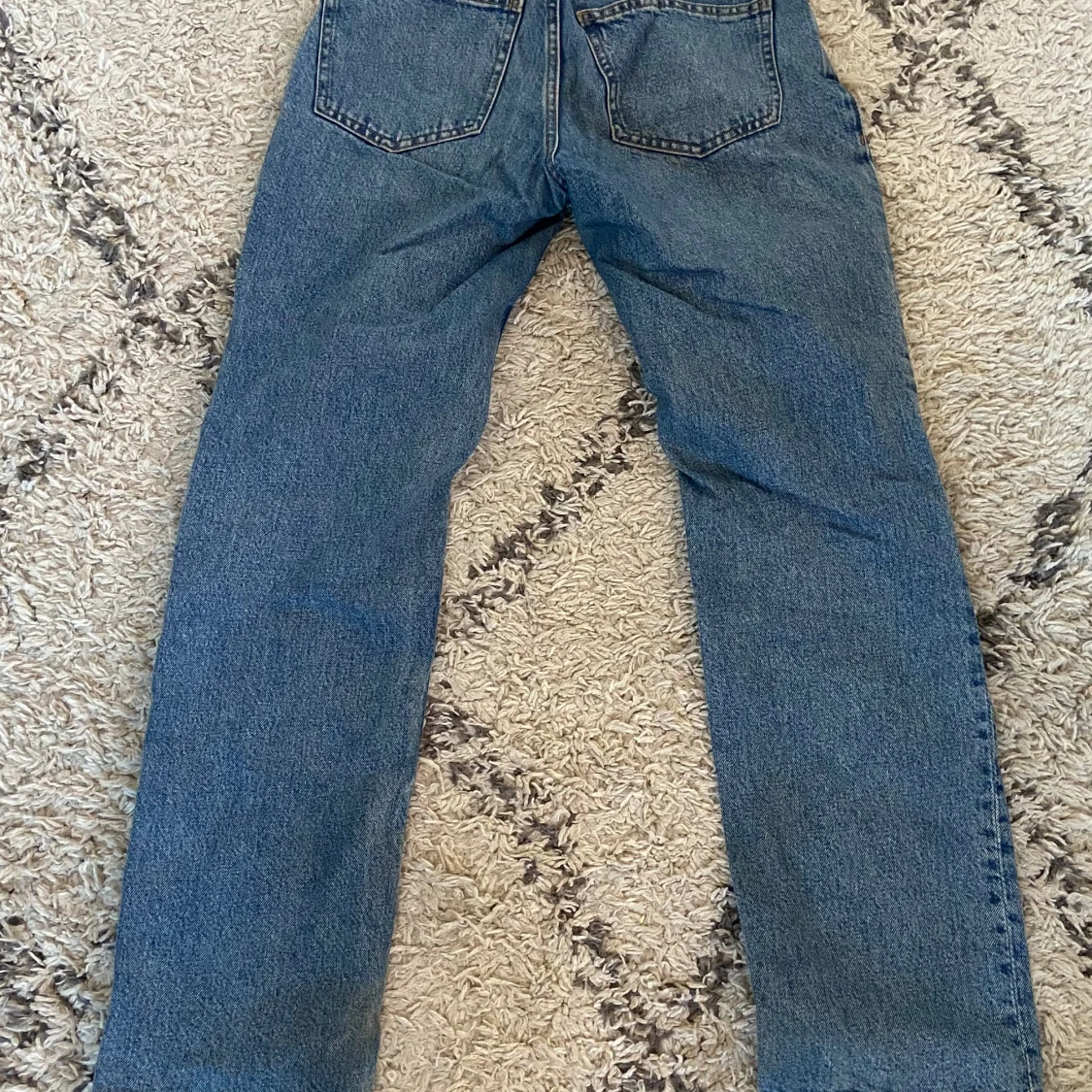 Lågmidjade blåa straight jeans från Gina Tricot - 1