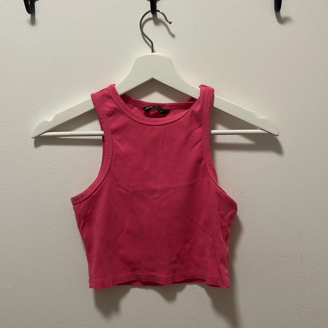 Rosa croppad linnetopp