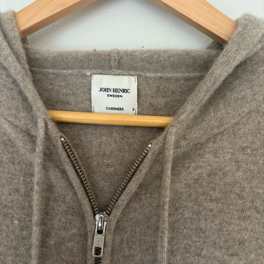 Beige kashmirhoodie från John Henric - 2