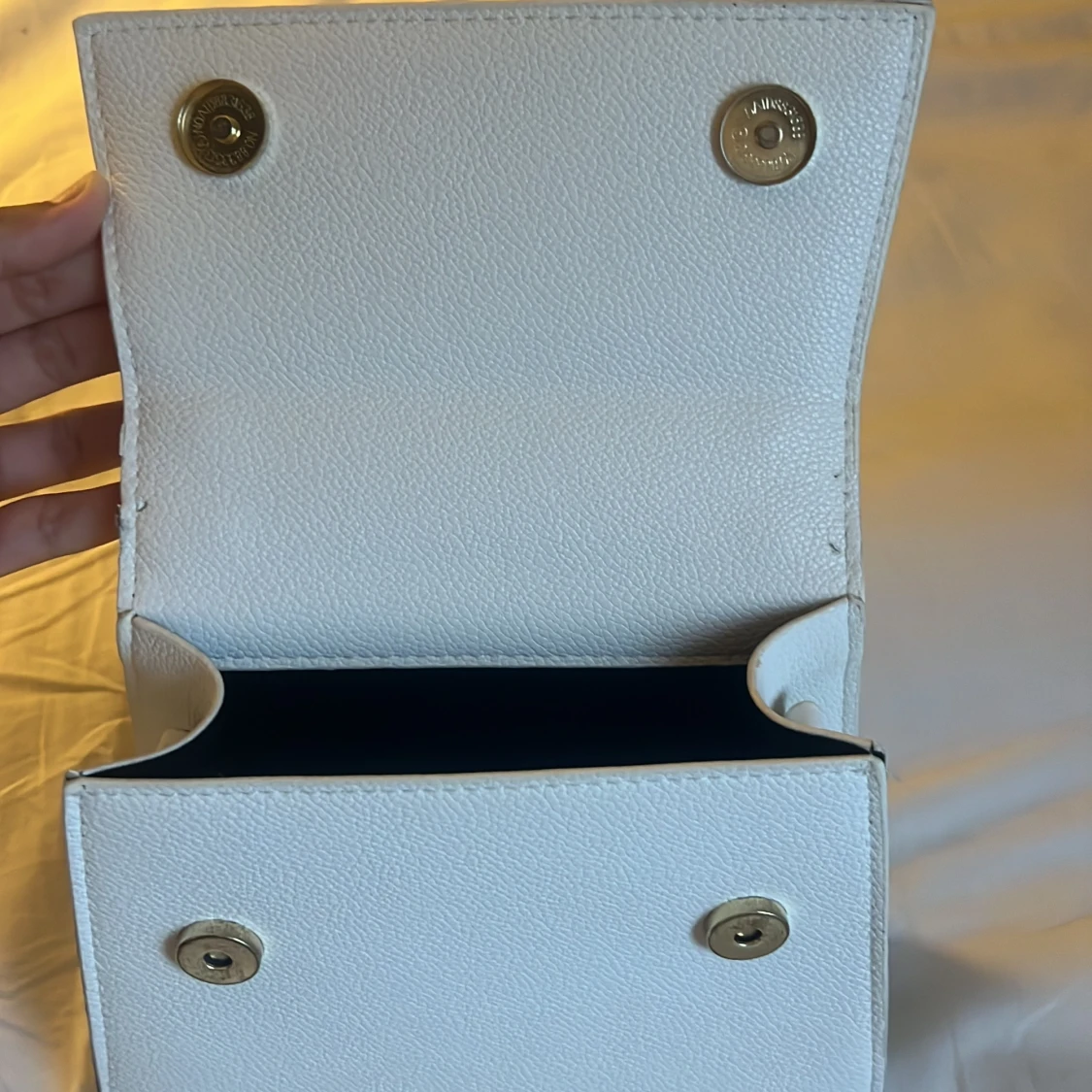 Vit axelväska i skinnlook - 4