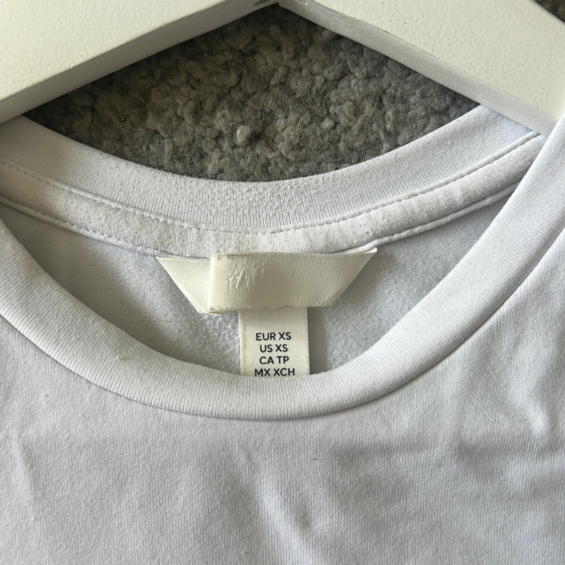 Vit tight t-shirt från H&M  - 2