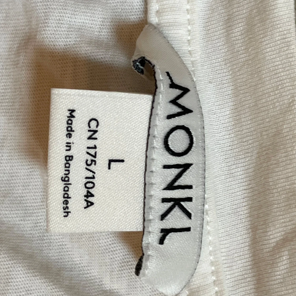 Vit croppad topp från Monki - 1