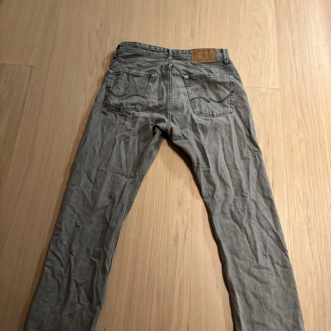 Grå jeans från Jack & Jones, 29/30 - 1