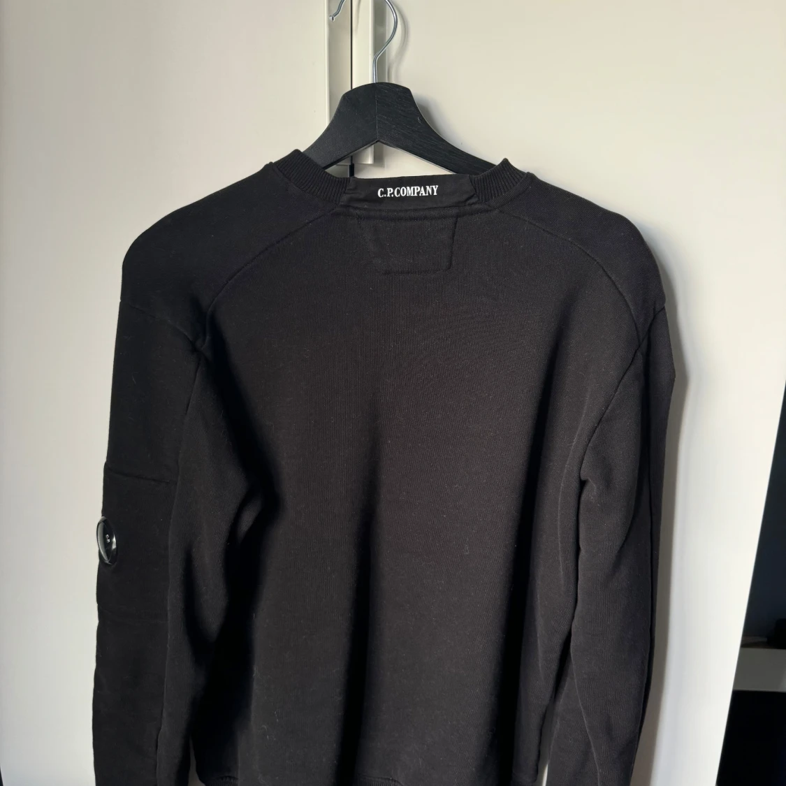 Svart sweatshirt från C.P. Company - 2