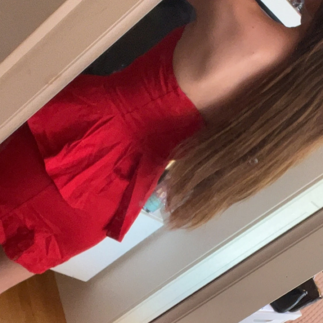 Röd korsettklänning - 3