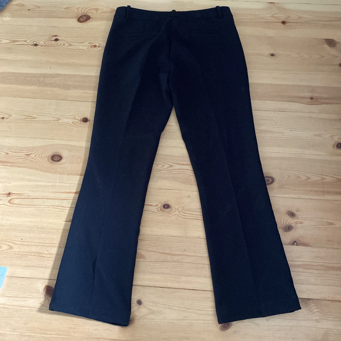 Svarta kostymbyxor från BikBok - 1