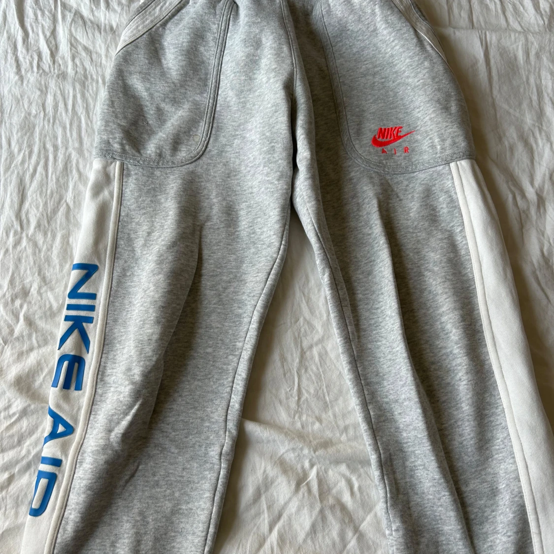 Grå Nike Air mjukisbyxor