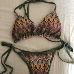 Mönstrad Bikini - Helt oanvänd och mycket bra skick, skriv privat för mer info/bilder💗