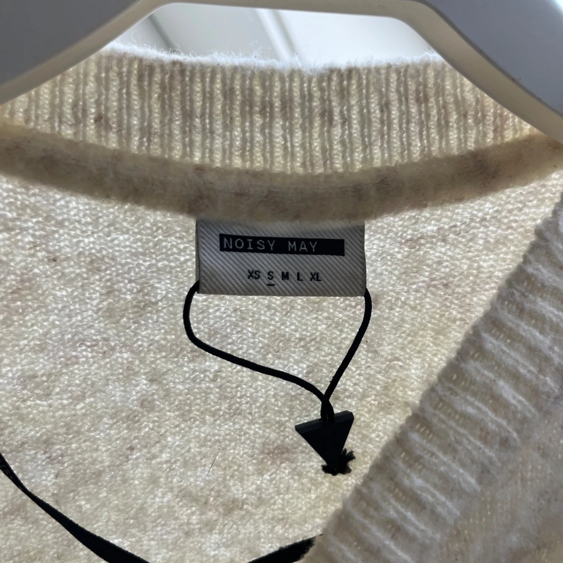 Vit ärmlös stickad tröja Noisy May - 2