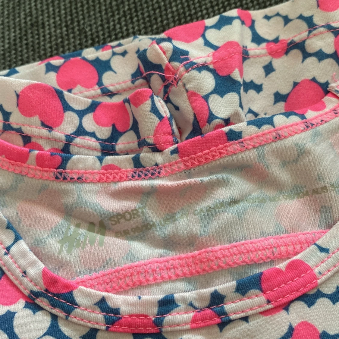 Färgglada leggings och tränings tröja från H&M Sport - 3