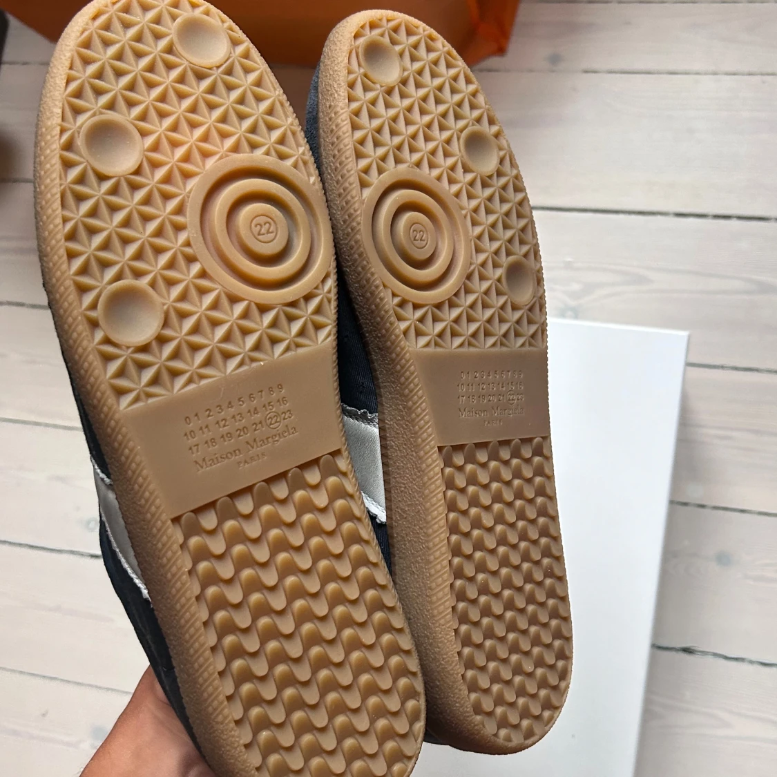 Maison Margiela sneakers i blått och silver - 3