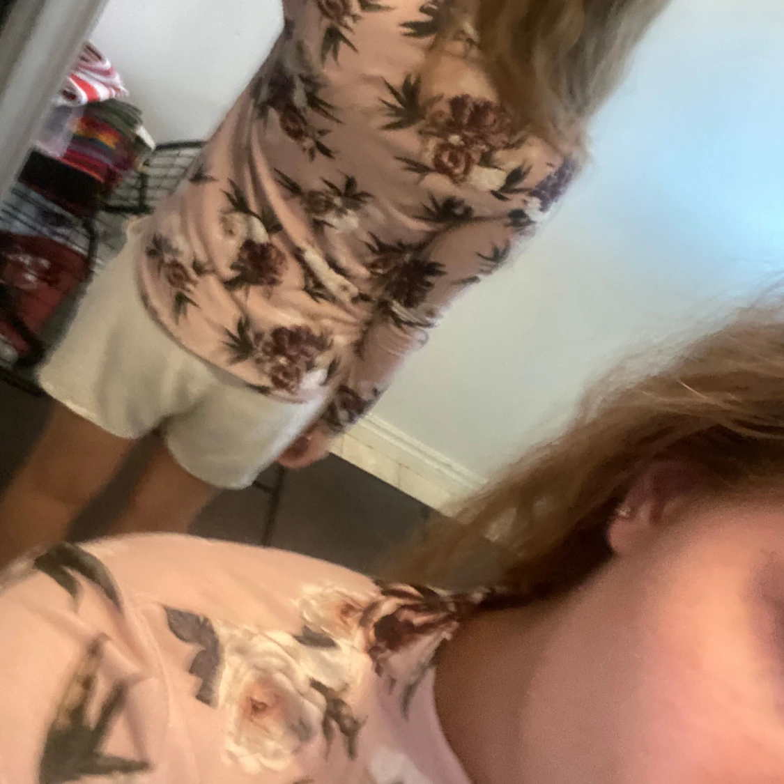 Blommig rosa långärmad topp - 1