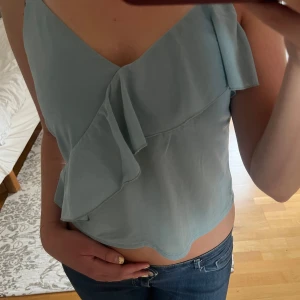 Volang topp - Supersöt o luftig topp, pris kan diskuteras!💕