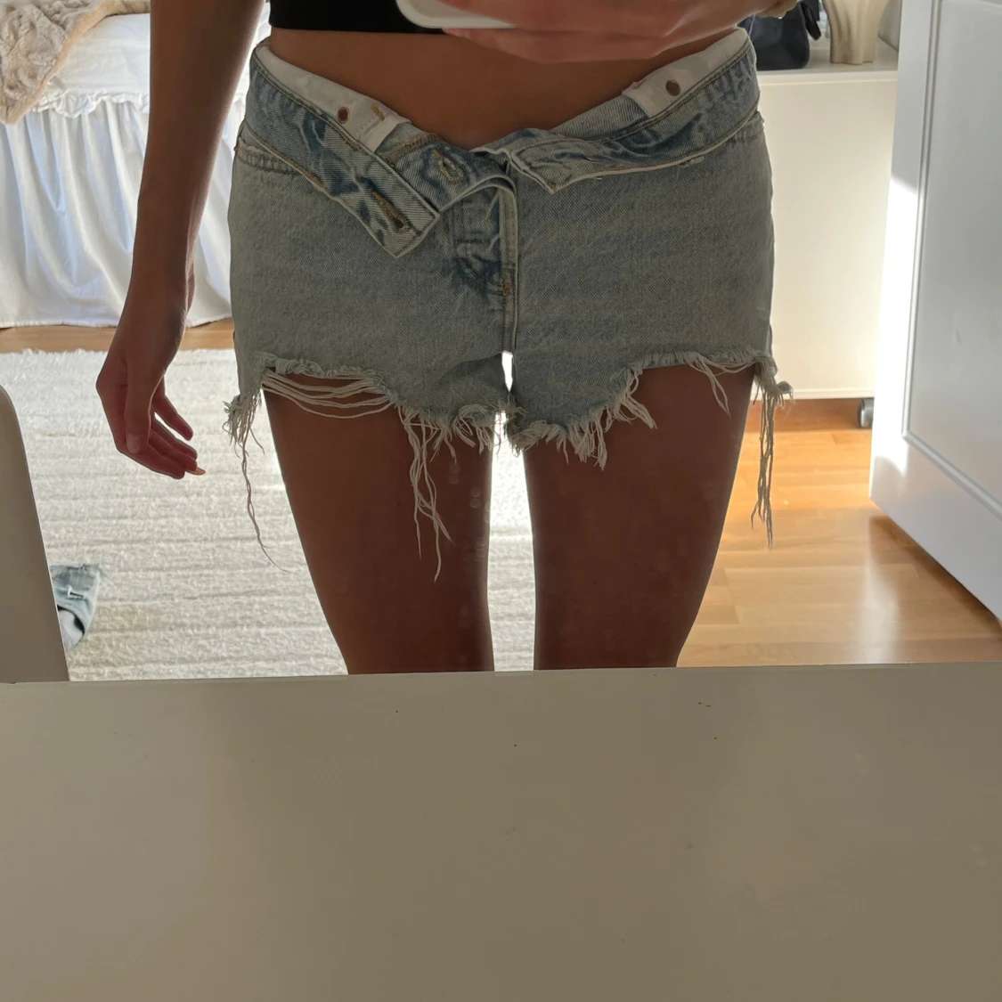 Ljusblå jeansshorts - 1