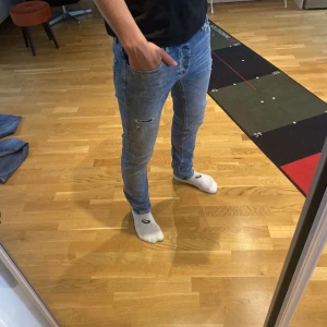 Slim fit jeans från Jack & Jones - Säljer ett par feta jeans från Jack and Jones, skriv om du har några frågor eller funderingar!!!