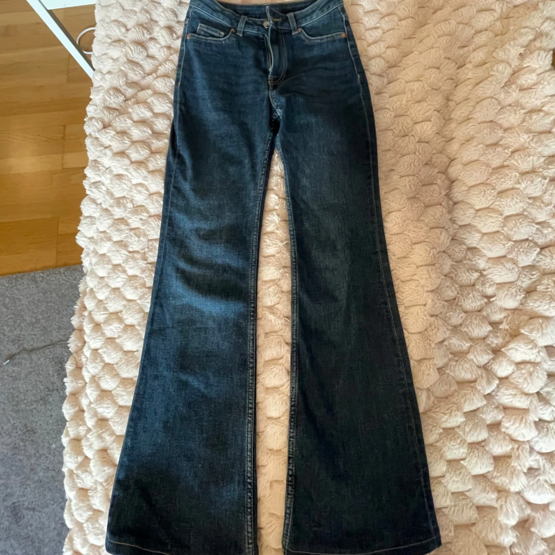 Mörkblå bootcut jeans  - 1
