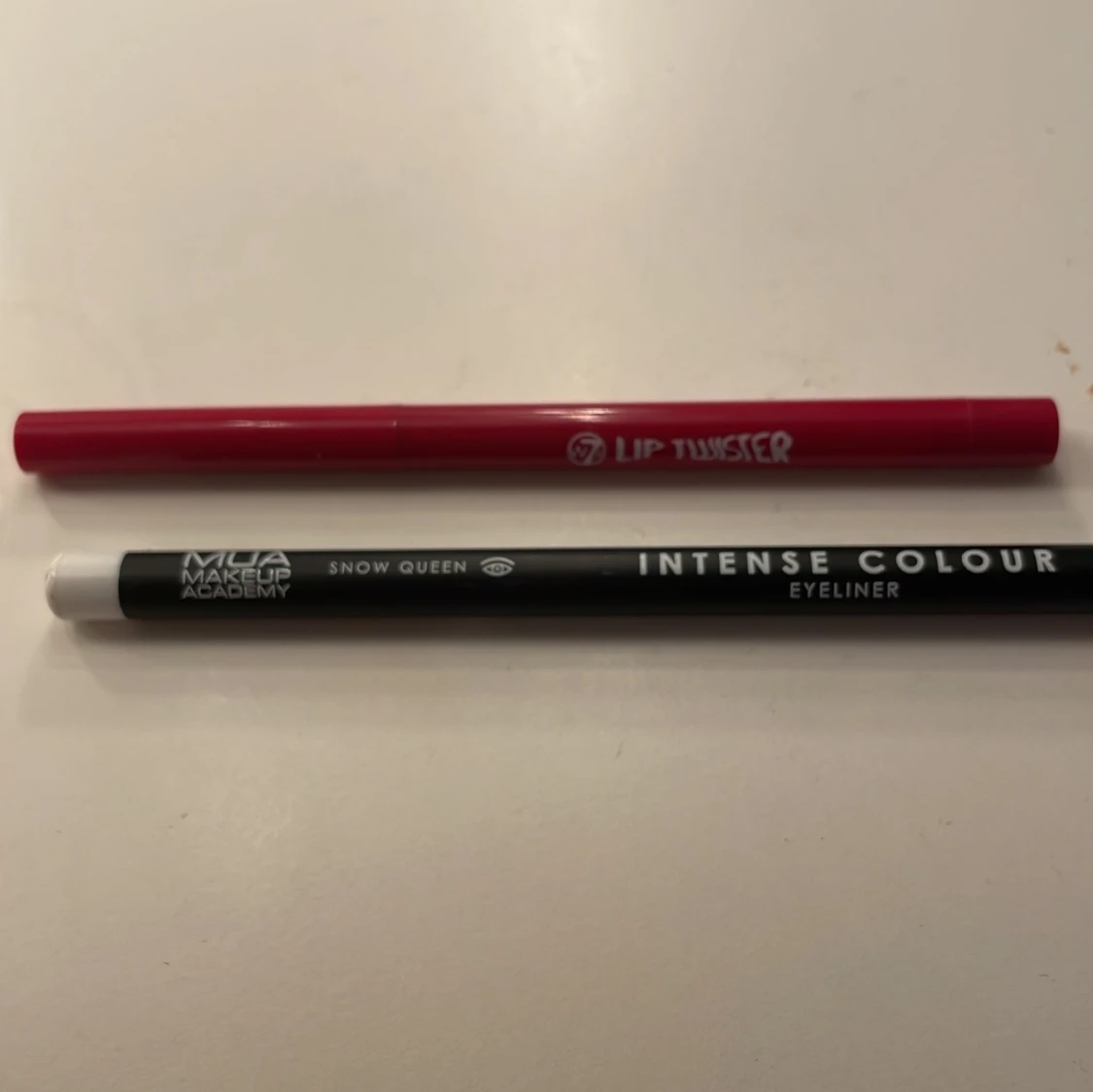 Läpppenna & vit eyeliner duo