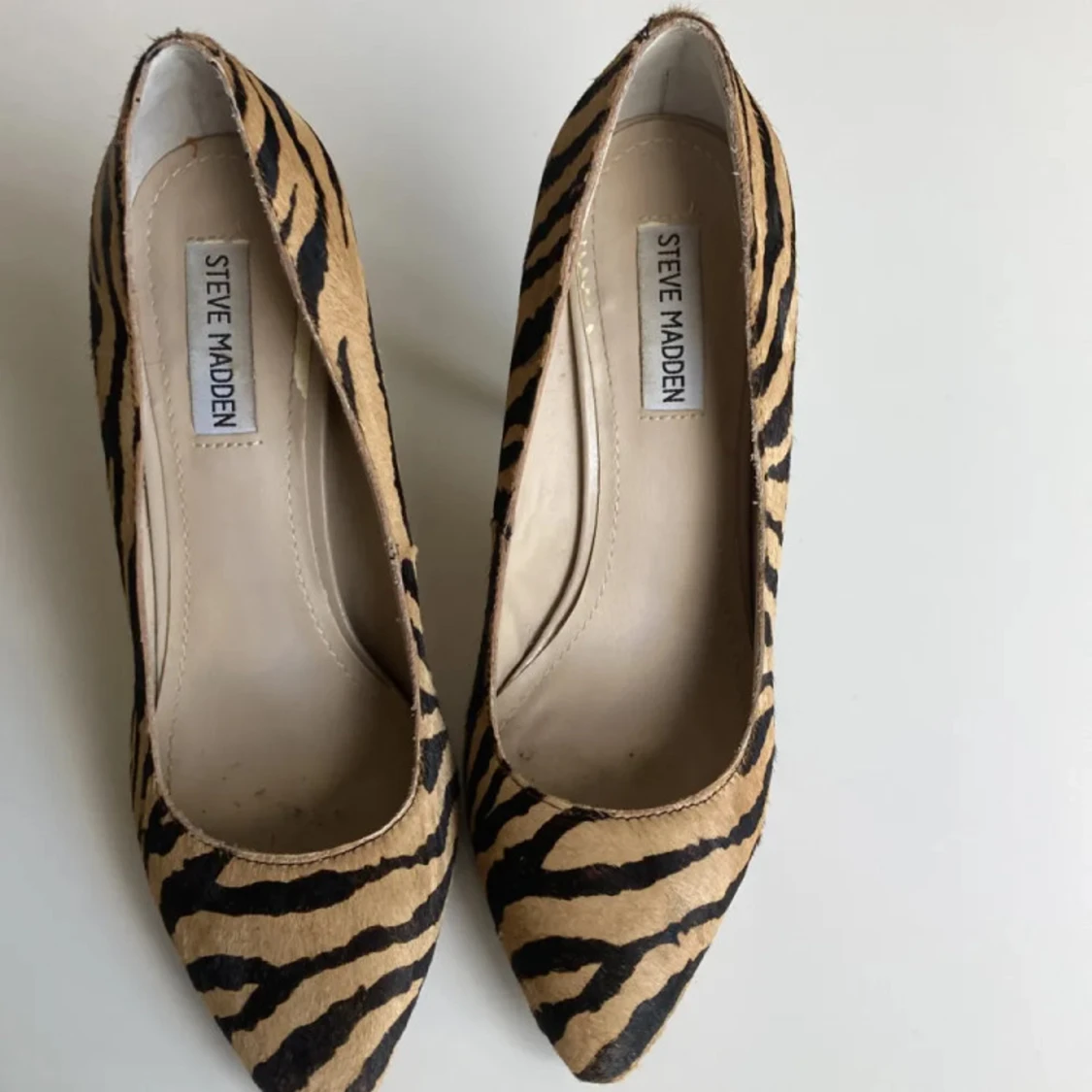 Steve Madden pumps med zebramönster