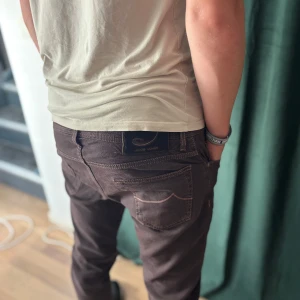 Jacob Cohen Jeans | W32 - Jacob cohens absolut fetaste jeans! 💫 | skick 9/10 | Nypris ~ 6500kr, mitt pris 999 | Passar mig helt perfekt som är 180 | Skriv vid minsta lilla intresse ! 😉