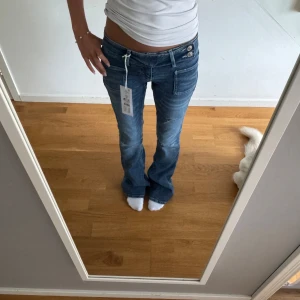 Lågmidjade jeans - Populära lågmidjade jeans. Helt slutsålda. Sprillans nya med lappar kvar💗