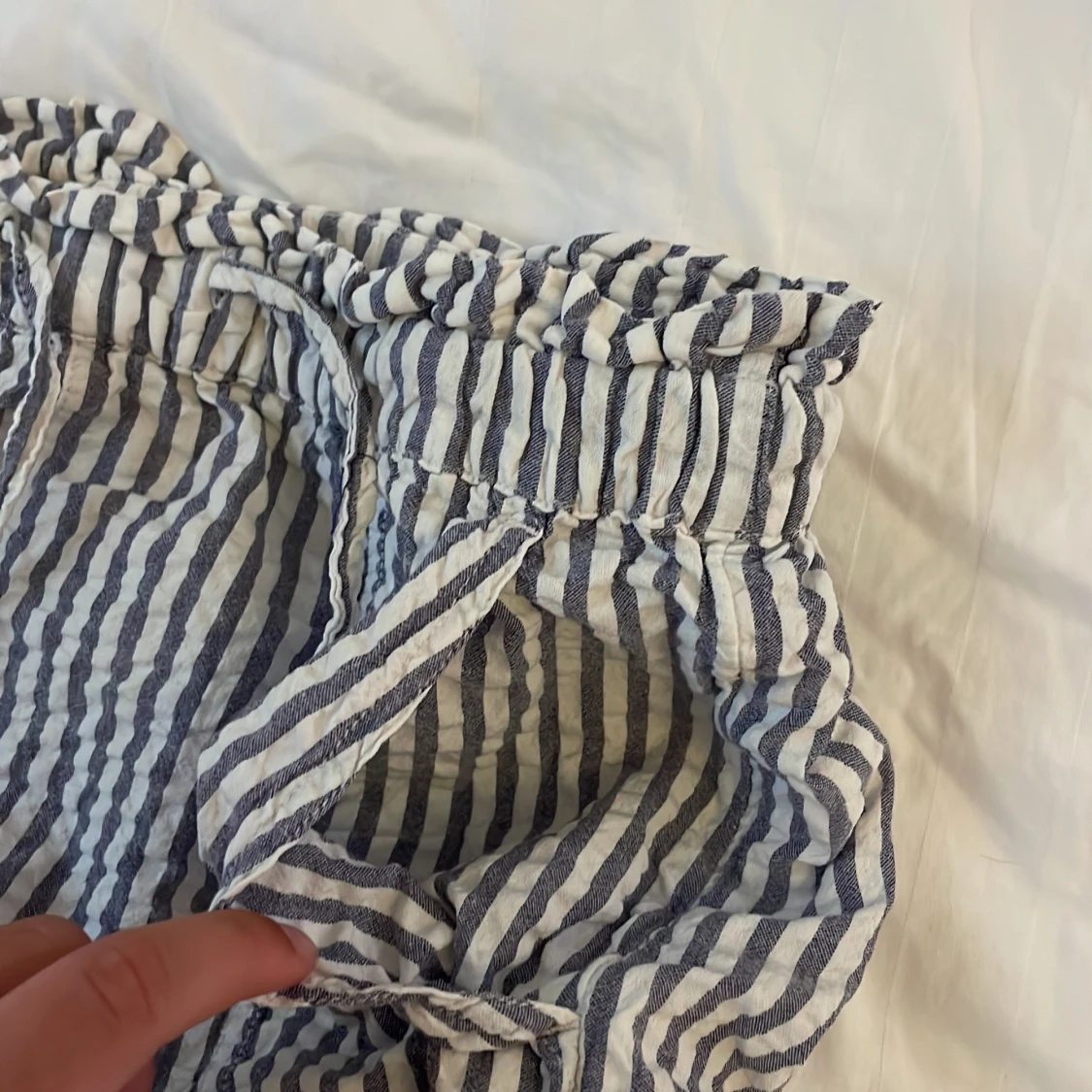 Grå vit randiga shorts - 4