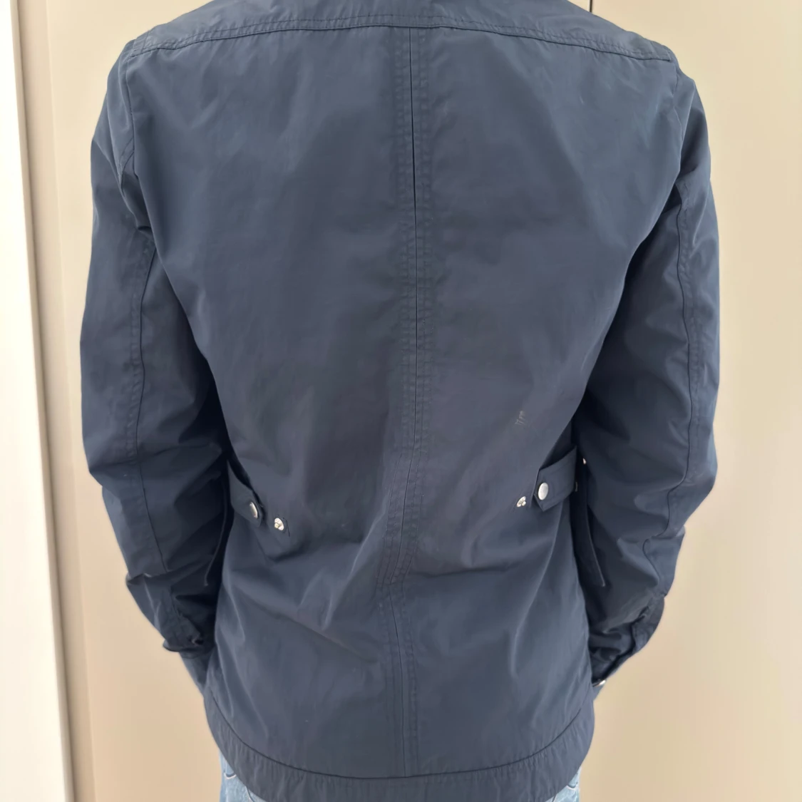 Mörkblå vindjacka från J.Lindeberg - 1