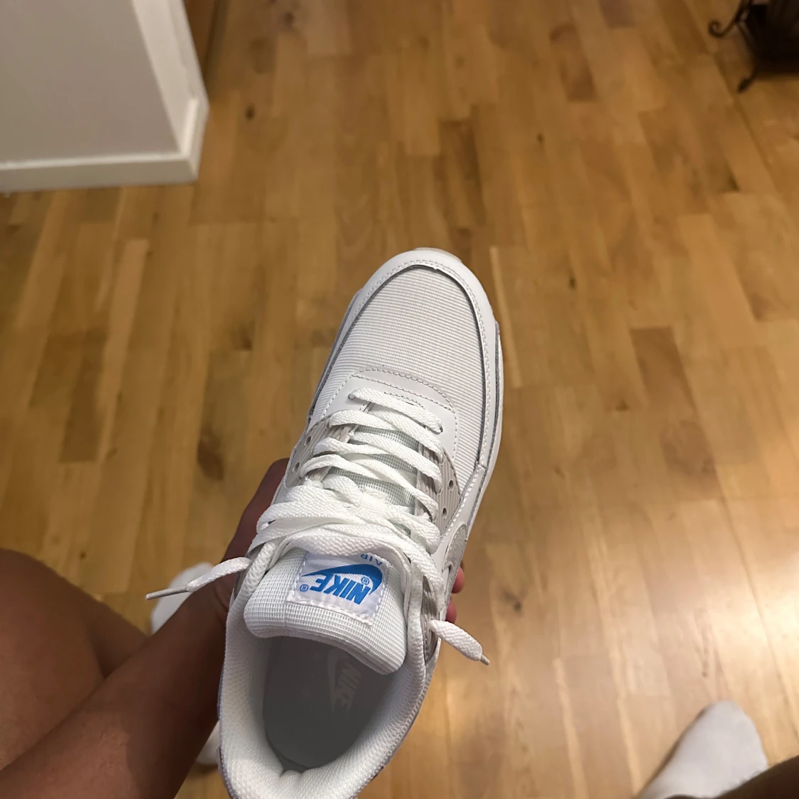 Nike Air Max 90 vita och grå sneakers - 1