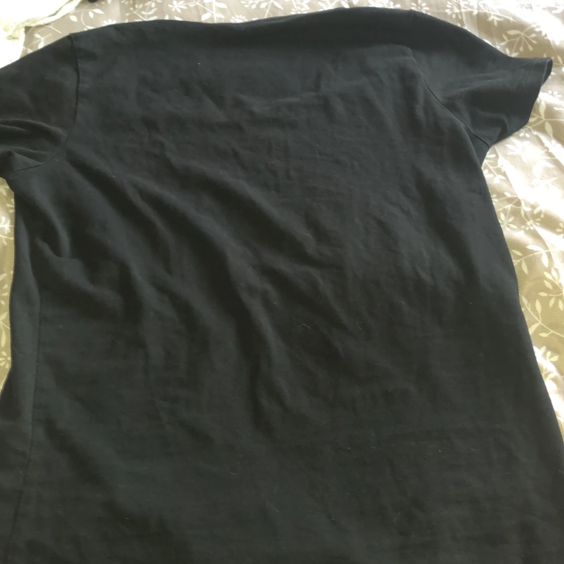 Svart basic t-shirt från Newbody - 3