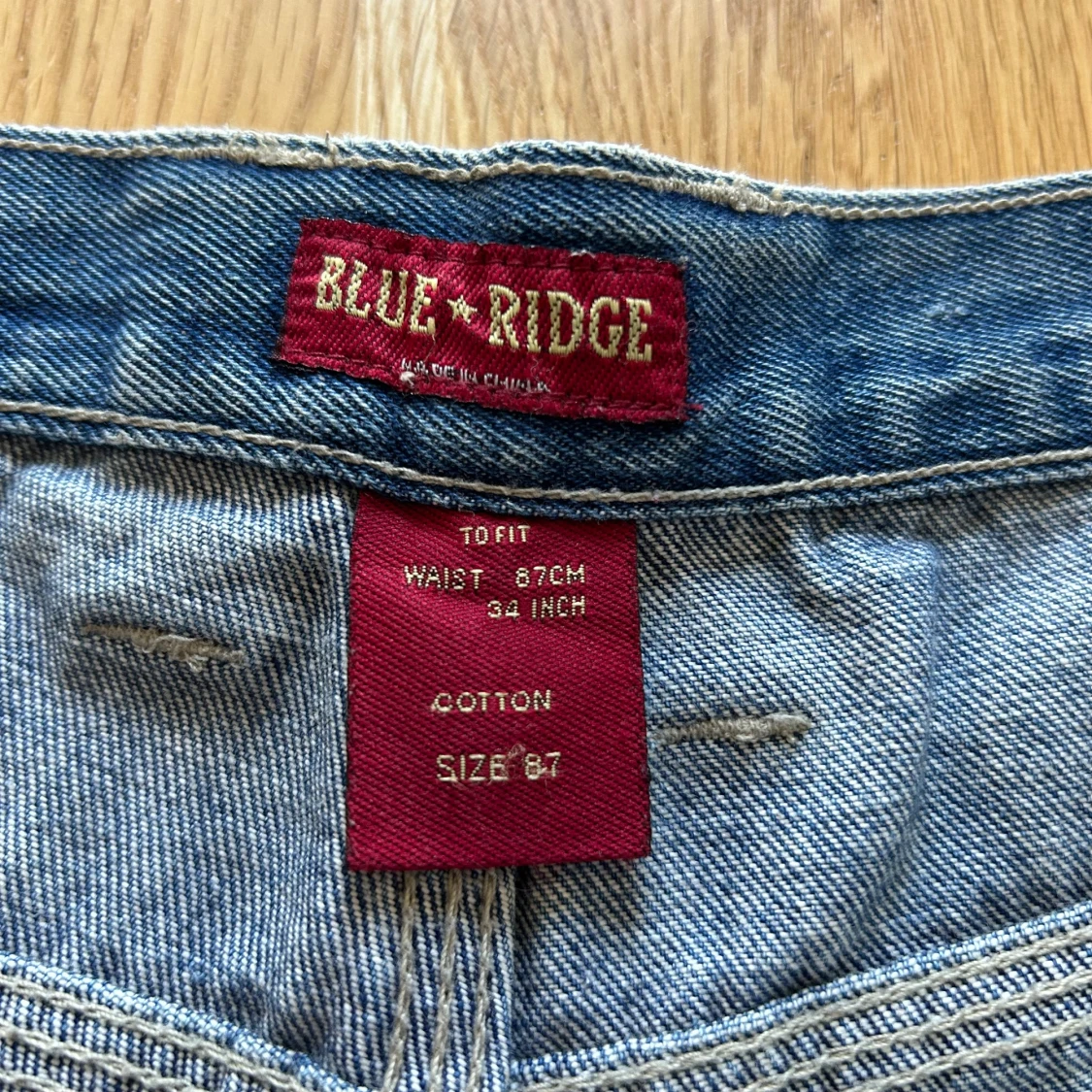 Blå jeansshorts med camo-patch - 3