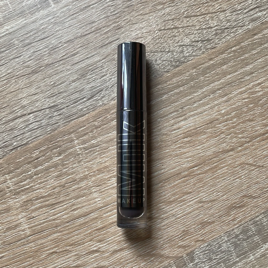 Kush high roll brow tint/gel från Milk Makeup