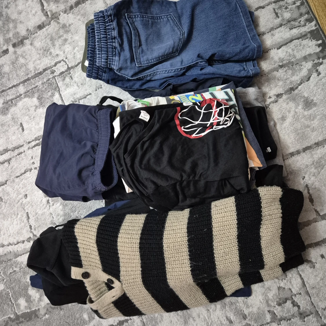 Mix med kläder i stl 134-152