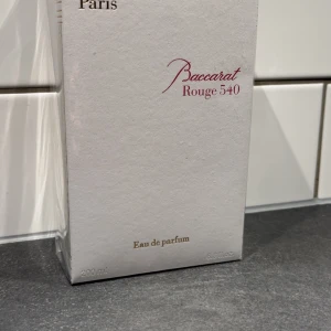 Baccarat Rouge 540 Eau de Parfum 200ml - Helt ny,oöppnad kvitto finns