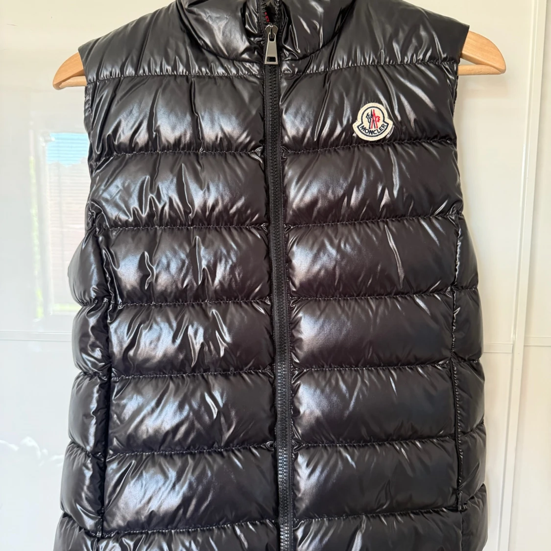 Svart dunväst från Moncler