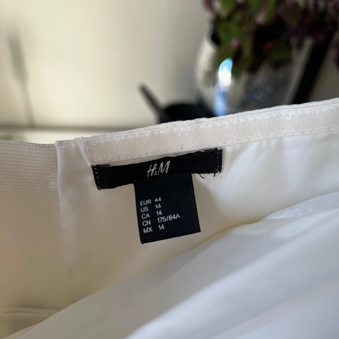 Vit axelbandslös jumpsuit  - 3