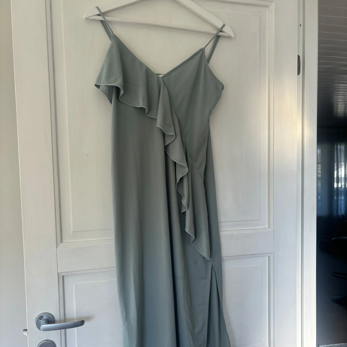 Ljusgrön klänning från H&M - 1