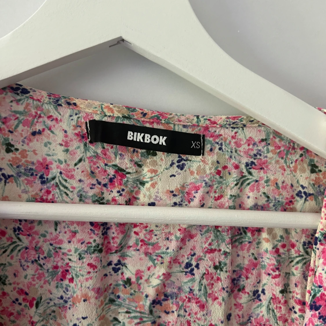 Blommig långklänning från BikBok XS - 1