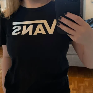 T-shirt - Från Vans.
