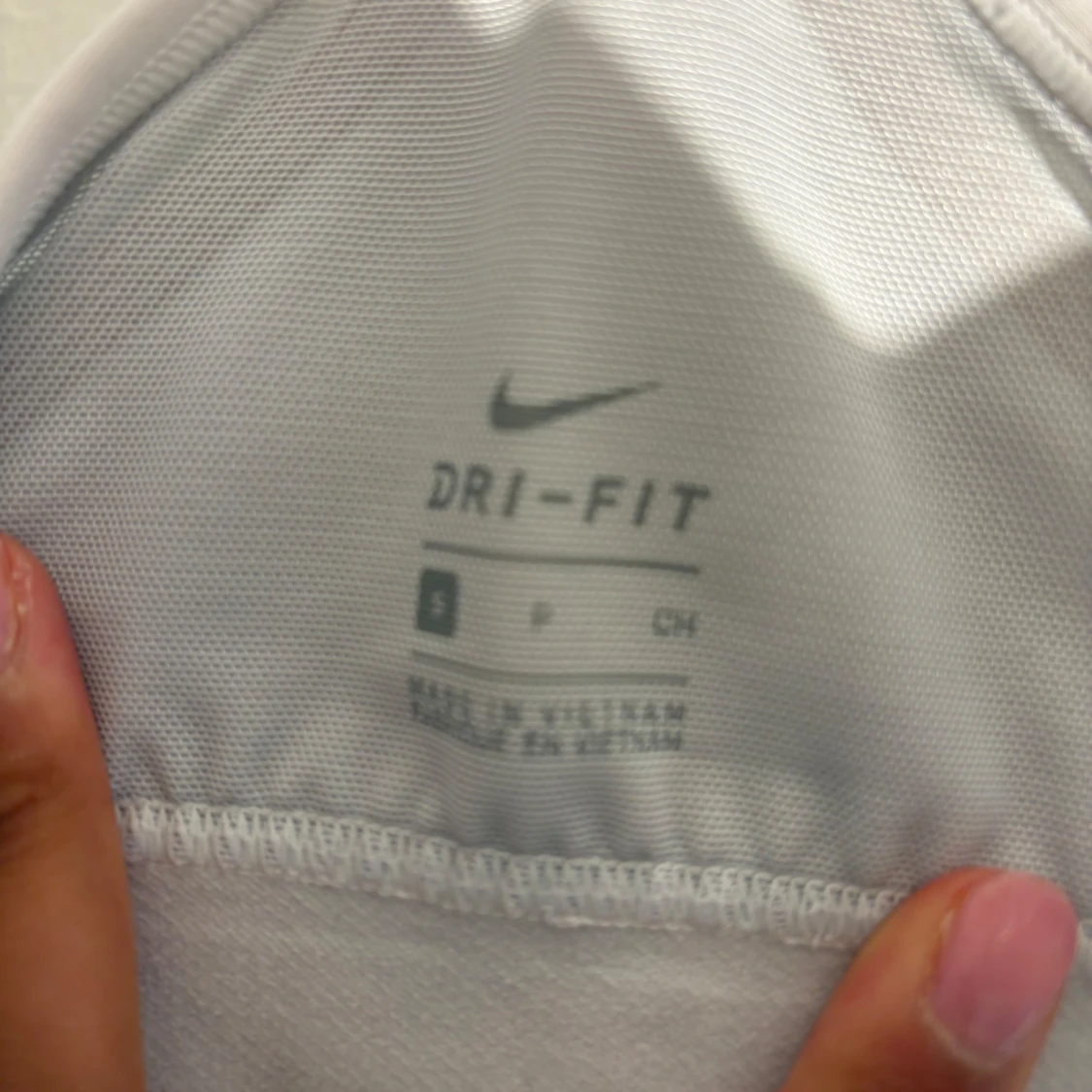 Vit sporttopp från Nike Dri-Fit S - 1