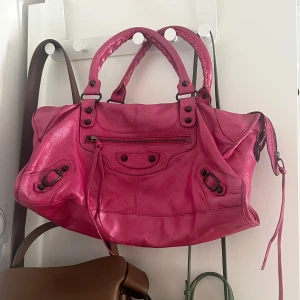  Balenciaga city bag  - Väldigt bra skick. Priset går att diskutera 
