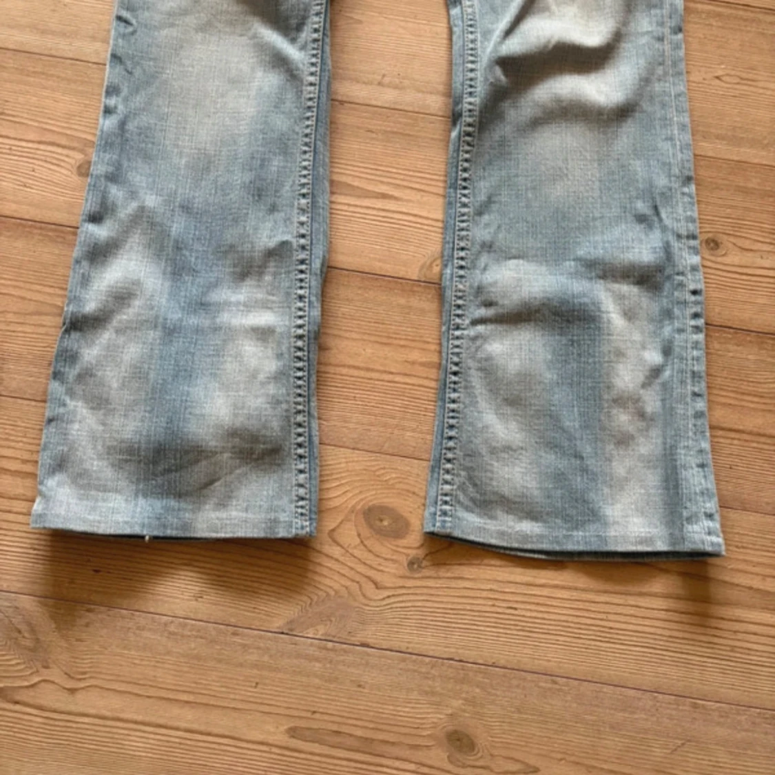 Ljusblå bootcut jeans från Reporter - 2