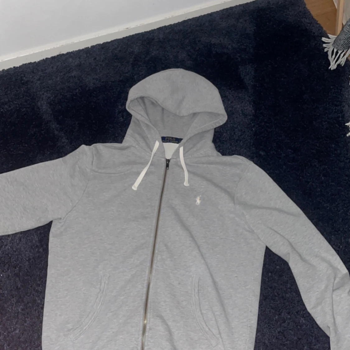 Grå hoodie från Ralph Lauren - 1