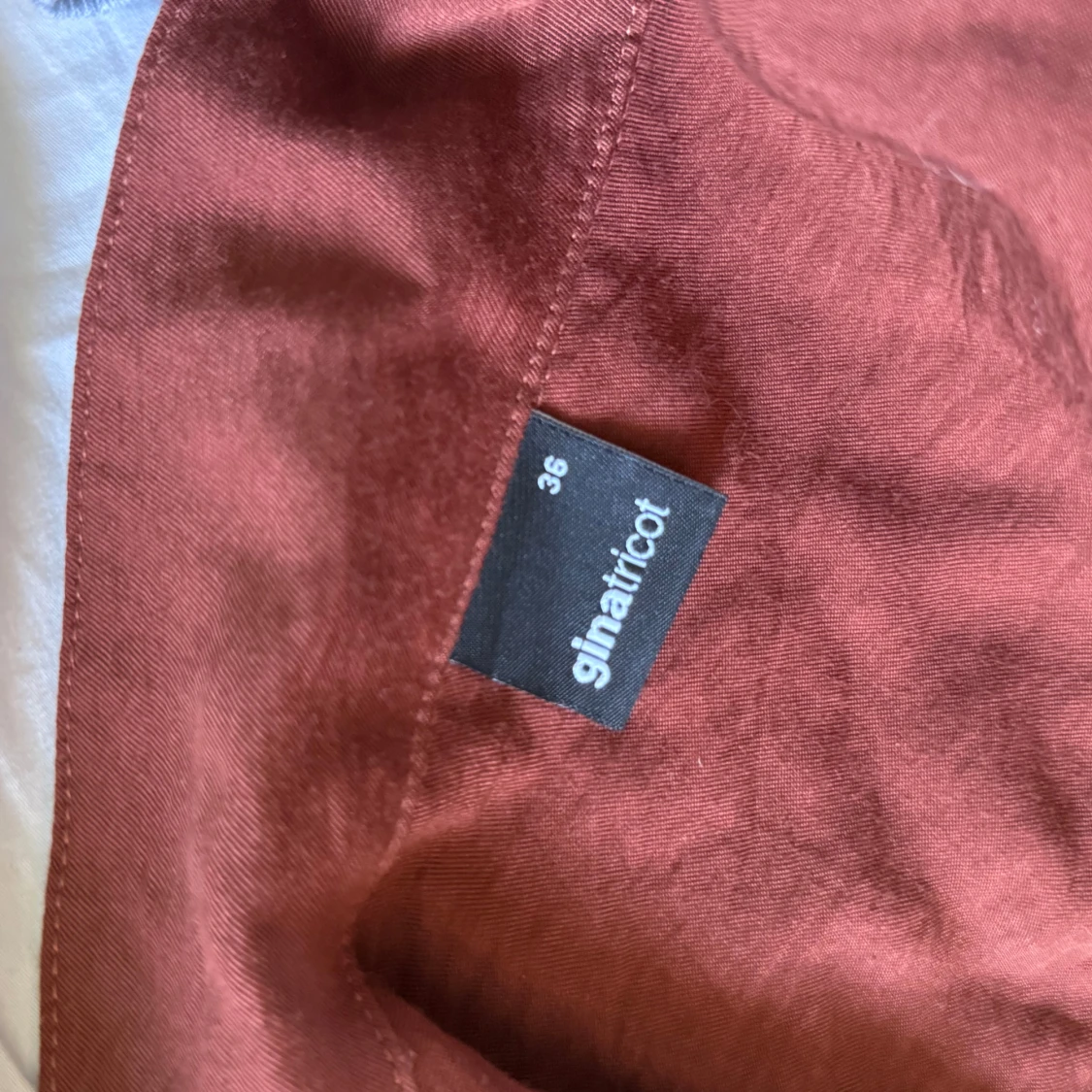 Brun croppad skjorta från Gina Tricot - 2