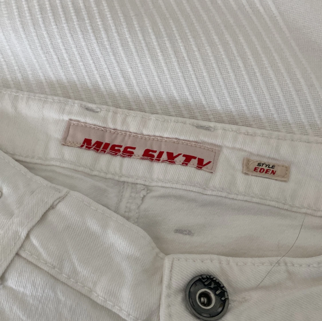 Vita jeans från Miss Sixty, stl 31 - 4