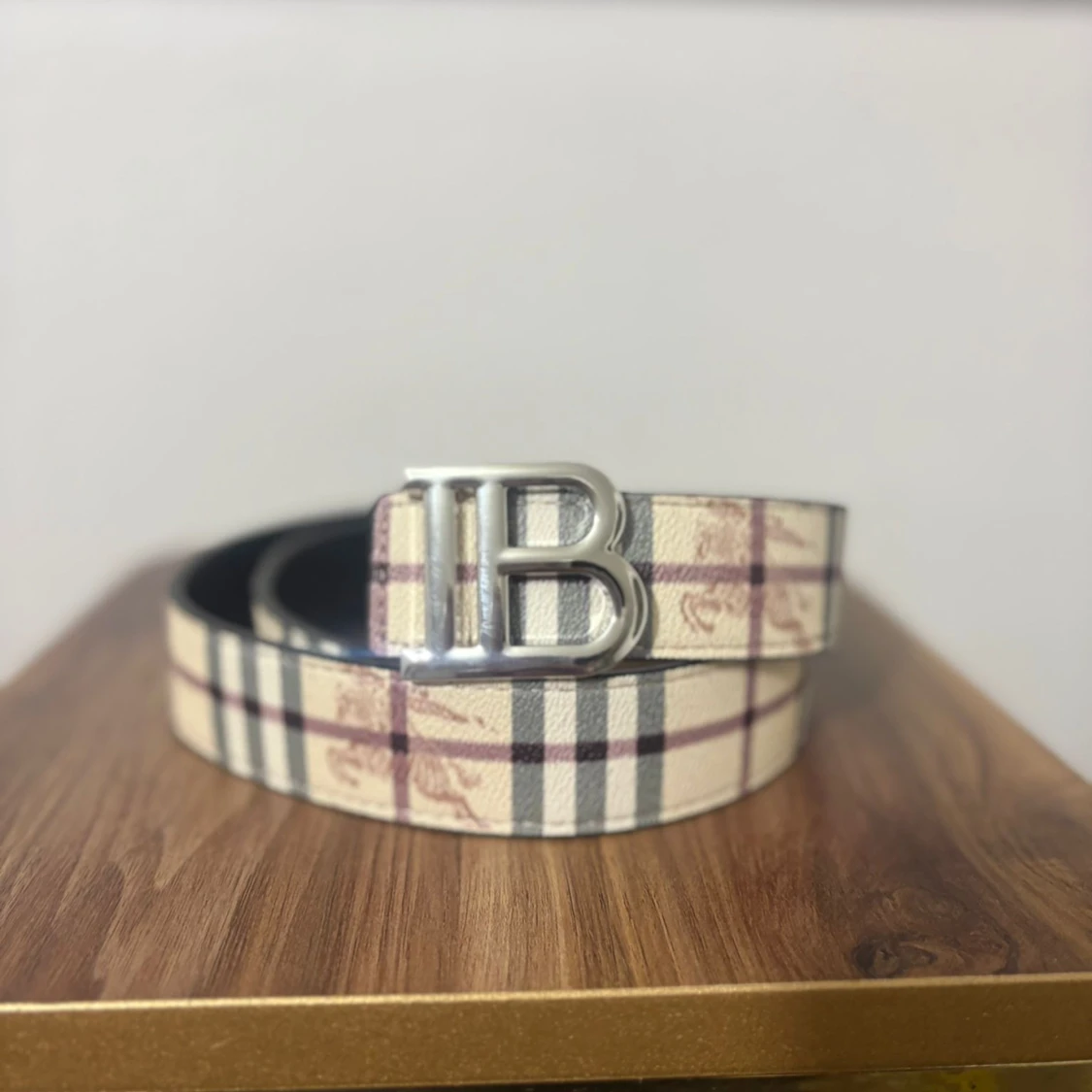 Rutmönstrat Burberry-inspirerat bälte - 1