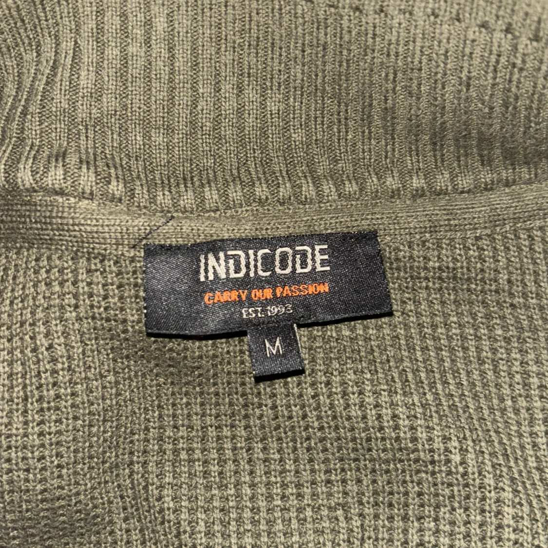 Oliv grön stickad jacka med avtagbar huva från INDICODE - 2