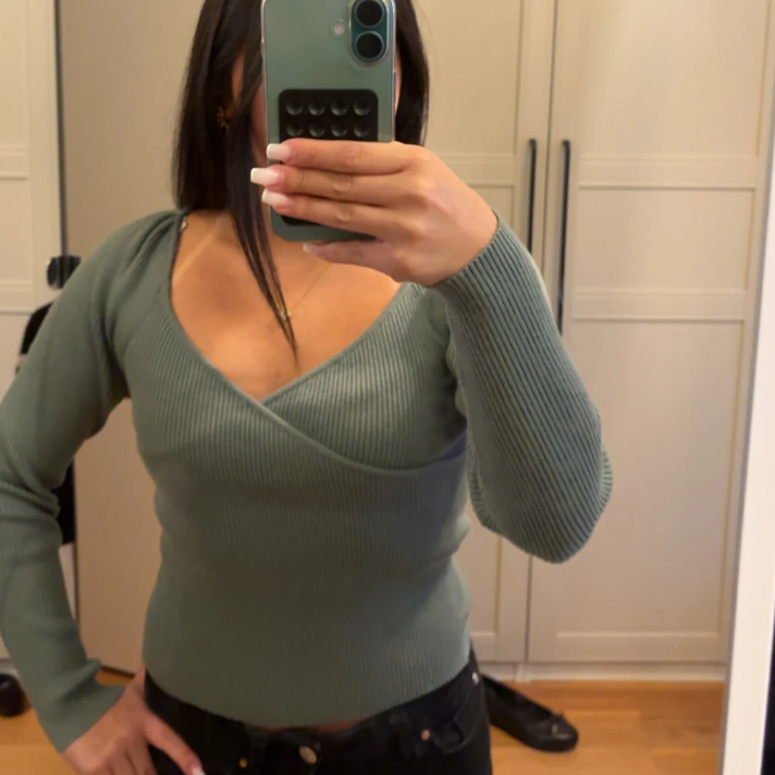 Grön ribbad omlottopp från Lindex 